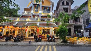 cho thuê nhà mặt phố nhật chiêu, gần công viên nước ,thunglũng hoa,diện tích: 150m2x5tầng, view hồ