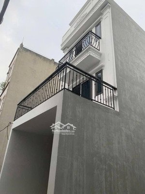 nhà xây mới 53m2x3t. ô tô cách 15m. giá chỉ 5,05 tỷ.
thiết kế: 3 tầng (1 khách, 3 ngủ, 4 vs)