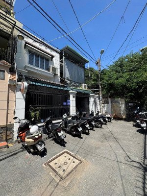 cho thuê nhà biệt thự 126m2, 33 triệu, nguyễn huy tưởng, p6, bình thạnh, hcm