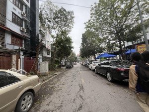 nguyễn phong sắc ,phân lô vỉa hè oto tránh ,42m x 5 tầng 15 tỷ