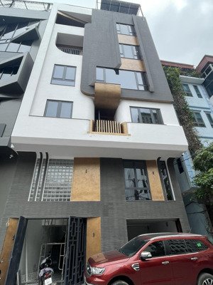 cho thuê nhà ngõ ô tô tại khuất duy tiến .dt : 90 m * 4 tầng .mt: 5 m . chia phòng. gía: 28 triệu