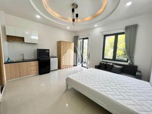 thuê ngay phòng 30m2 ban công lớn, full nội thất cao cấp, đường nguyễn gia trí, bình thạnh