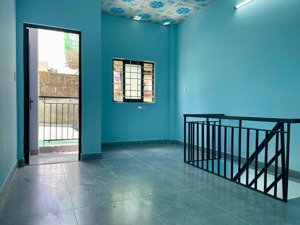 cho thuê nhà mới xây 35m2 đường ôtô 1/ hoàng bật đạt p15