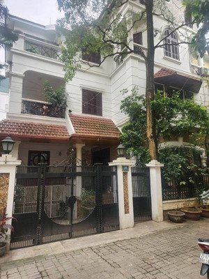 giá đầu tư rẻ nhất kv! biệt thự phân lô vỉa hè ôtô tránh dt 270m2, 4 tầng mt 20m giá 70 tỷ tl sâu