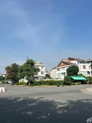 bán lô đất biệt thự đơn lập góc kdc phú mỹ,hoàng quốc việt,quận 7