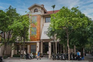 cho thuê nhà mặt phố phùng hưng, 100m2, hàng hiếm tại giá siêu hời