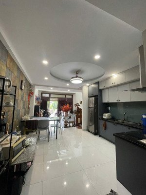 bán nhà mặt tiền trần quốc tảng, lộ giới 12m, 4 tầng - 3pn. lh: 