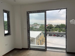 căn nhà duy nhất giá nhỉnh 5 tỷ văn hội 30m2, 5 tầng, mt 3.25m, giá 5.7 tỷ bắc từ liêm