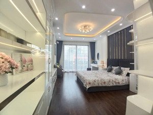 cần bán gấp nhà phân lô la khê-thông sàn-thang máy-tặng full nội thất xịn,dt 50m-7 tầng,nhỉnh 16 tỷ