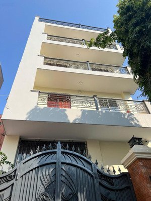 căn hộ 1 phòng ngủ siêu rộng - dtsd 60m2 - ban công thoáng - đầy đủ nội thất - hẻm ô tô trần hưng đ