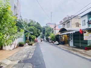 mặt tiền trần quang quá 8x19.8, lửng + 1 lầu, 18.5 tỷ