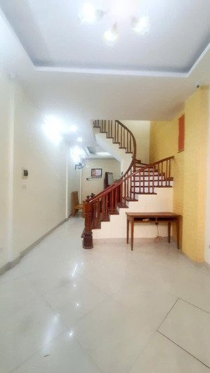 cho thuê nhà riêng vĩnh hồ- đống đa- dt 45mx 4 tầng - giá 18tr/tháng có tl