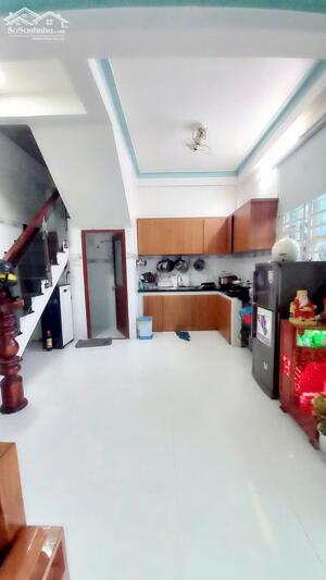 Nhà 1 trệt 2 lầu mới đẹp hẻm xe hơi, Lã Xuân Oai, long trường, 40m², 3.9 tỷ.