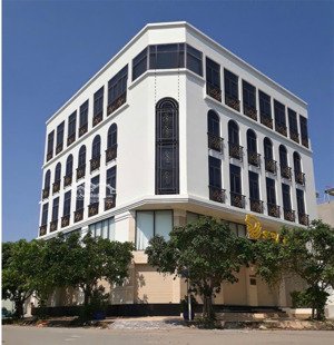 cho thuê tòa nhà góc 2 mặt tiền đường số 11 quận 2 diện tích 300m2 kết cấu hầm 5 lầu tm giá 210tr