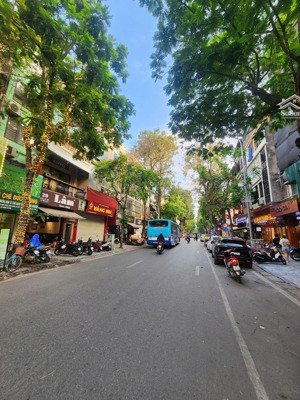 (chính chủ) tôi cần bán nhà mp nguyễn hữu huân, q hoàn kiếm. dt 70/105 m x 4 t, mt 6,2 m, 75 tỷ