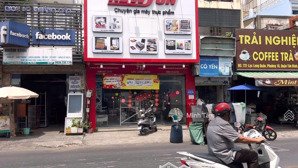 mt lạc long quân 6x20 xây 3 tấm , tầng trệt đang cho thuê 33tr/th giá 24tỷ