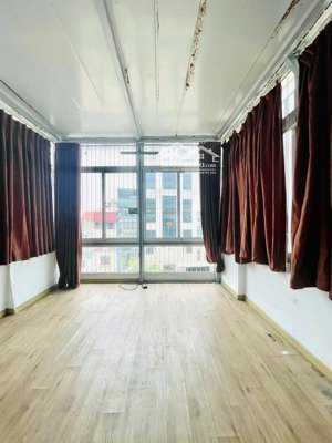 mặt phố nghi tàm - sát hồ tây - lô góc 2 mặt thoáng - 7 tầng thang máy