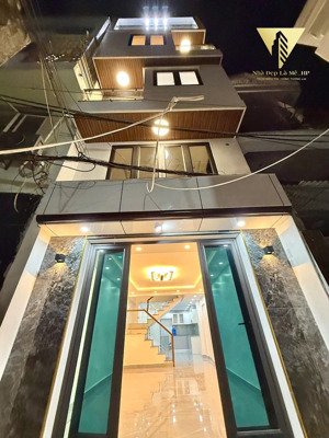 nhà 5 tầng - 4 tỷ 250 - mặt ngõ hàng kênh