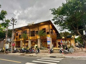 cho thuê nhà mặt phố nguyễn thị định 150m2x3t, mặt tiền lô góc 30m, mọi mh thông sàn nhận nhà luôn