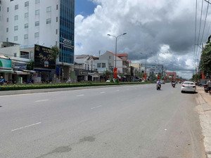 cho thuê nhà ngang trên 6m mặt tiền đường nguyễn văn cừ giá 30 triệu