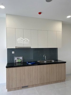 chính chủ cho thuê căn hộ 1 pn - 45m2 đã trang bị nội thất rèm, giàn phơi, máy lạnh. lh 
