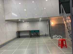 cho thuê cửa hàng kiốt 32m2 mặt tiền đường tân thuận tây quận 7 lh: a chính