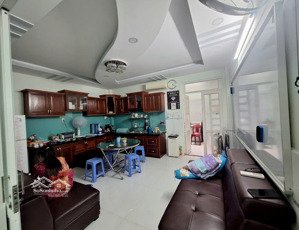 nhà 2 lầu (5x20m) - đường xe hơi tránh nhau. lê văn lương, nhà bè