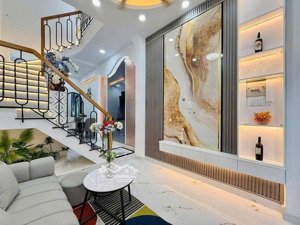 chính chủ bán gấp - nhà phố - liền kề sân bay - shr - hẻm xe hơi - dt 42m2