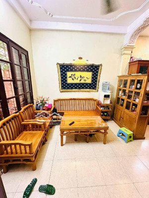 bán gấp nhà tứ liên - 30m ra đường ôtô - sát đường dẫn lên cầu tứ liên