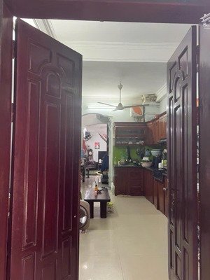 mặt phố hoàng hoa thám tây hồ. kd hoặc vừa ở vừa cho thuê
