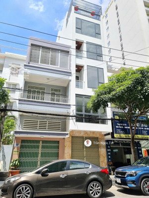 bán nhà đẹp 6 tầng mặt tiền đường hoàng hoa thám giá 17,5 - tp nha trang
