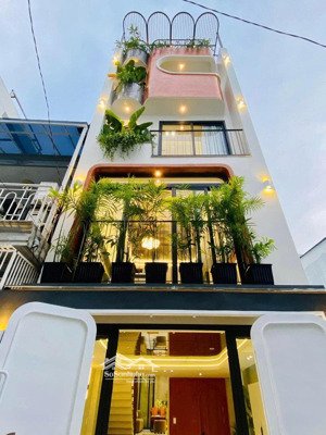 bán gấp nhà đường nguyễn quyền-p7-q5.gần bệnh viện đại học y dược.giá 3tỷ650/76,5m2. cho thuê 25tr