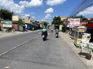 cần bán gấp lô đất 2 mặt tiền gần đường phùng hưng p.tam phước dt 6,3x16,7 giá chỉ 2,3 tỷ sổ thổ cư