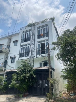 nhà dòng tiền 100tr/tháng, 450m2 sàn, pháp lý chuẩn bên sông sg, 5 tầng 20 phòng cho thuê, gấp bán