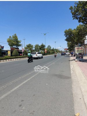cầb cho thuê 980m2 mặt tiền đường lớn trục chính đại lộ hùng vương gần kim anh quán, siêu thị lotte