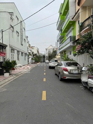 bán nhà cấp 4 siêu hiếm - mặt tiền khu dân cư thăng long - tên lửa - khu phân lô đồng bộ .