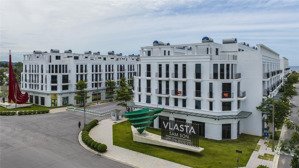 shophouse mặt biển sầm sơn. sổ lâu dài. chưa đến 6 tỷ. nhận nhà ngay. lh: 
