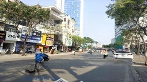 bán gấp! nhà mặt phố huỳnh thúc kháng, đống đa - lô góc 3 thoáng - 150m2 x 5 tầng - mt 8m