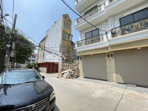 6 tầng thang máy- vỉa hè ô tô tránh- kinh doanh- nở hậu