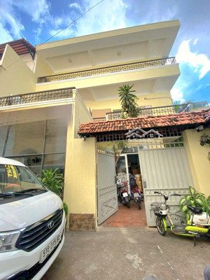 biệt thự hxh khu phạm viết chánh 11 x 18m 3 tầng 5 phòng lớn gara sân thoáng.