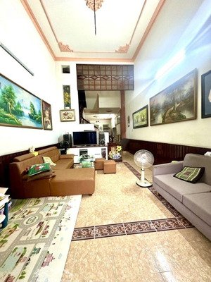 bán nhà khu vip nhất tây hoà q9 -4 tầng btct -ô tô vào nhà -ngay ngã tư mk xlhn -chỉ hơn 9 tỷ tlcc.