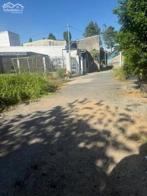 Cần bán 1 nền biệt thự chà bá Đường xe 7 chỗ, xe tải, cách ủy ban Phường Bến Tre