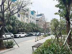 green pearl 378 minh khai tầng 16 toà a , dt 139m2 ,thiết kế 3pn ,3vs ,pk ,bếp rộng ,2 ban công