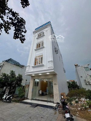 bán toà căn hộ dòng tiền đường biển trường sa, view biển, 9 phòng full nội thất - giá 13.5 tỷ tl