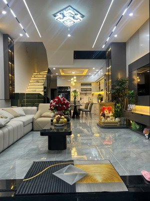 cần bán gấp nhà 3 tầng cồn dầu 23 hướng đông nam và tây bắc, hoà xuân, cẩm lệ, đà nẵng