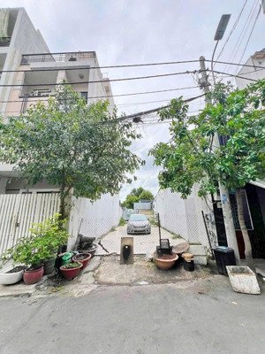 bán nhà 5x18m, giá 13.7tỷ, xây mới được trệt 5lầu, mt đường số 37 p.tân quy, quận 7