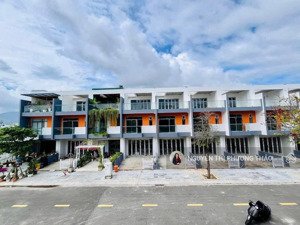 gói 8 the capella- shophouse đường 27m đối diện khu biệt thự vip