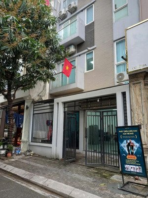 cho thuê liền kề dự án a10- phố nguyễn xuân nham, cầu giấy. dt 75m2, 4 tầng 1 tum, mt 6m. giá 42tr