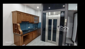 bán nhà cổ nhuế. nhà mới đẹp kính coong, 10m ra phố, 6 tầng thang máy diện tích 30,6m2. giá 8,2 tỷ