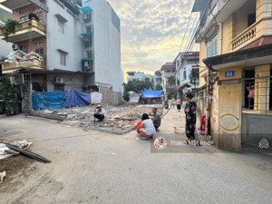 bán đất cổ linh, long biên 60m2 mt5.1m 8.25 tỷ. lô góc, oto 7c vào đất.